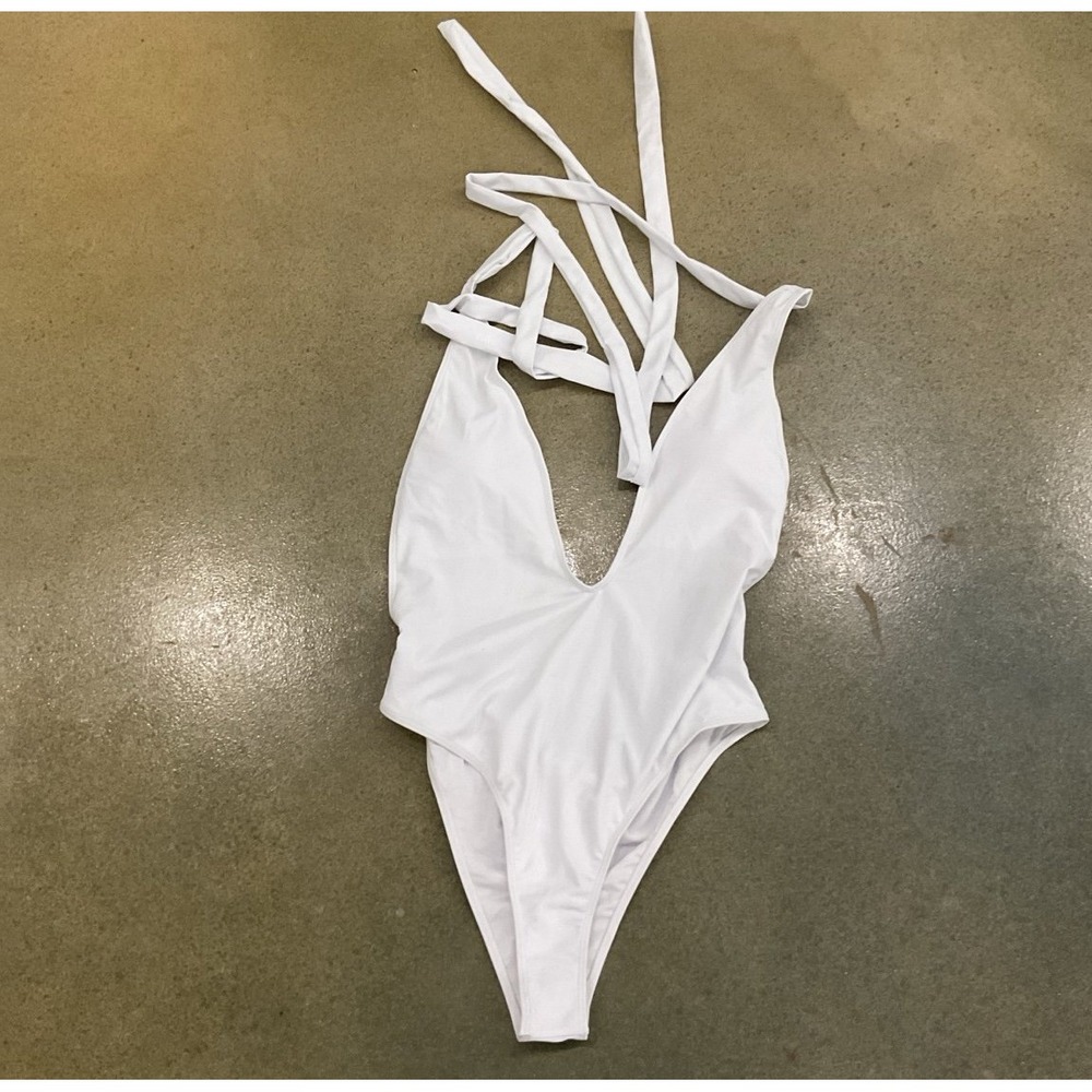 One‎ piece swim suit